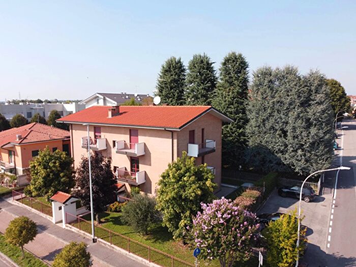 Appartamento trilocale in vendita in Via Lombardia, Bellusco