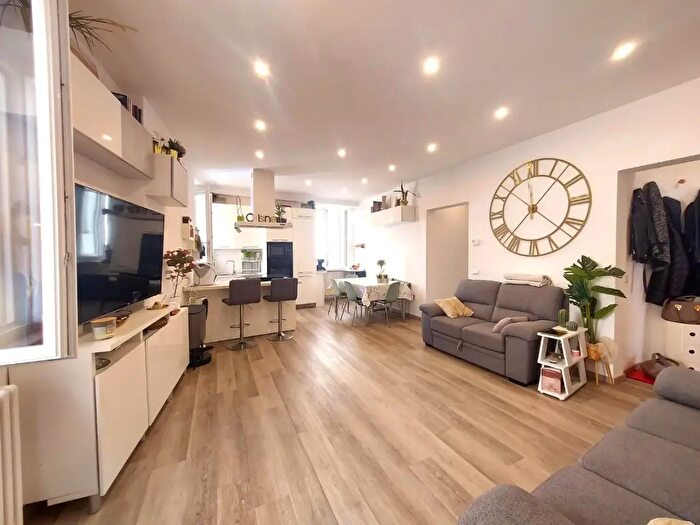 Appartamento con 5 locali in vendita in Lucca