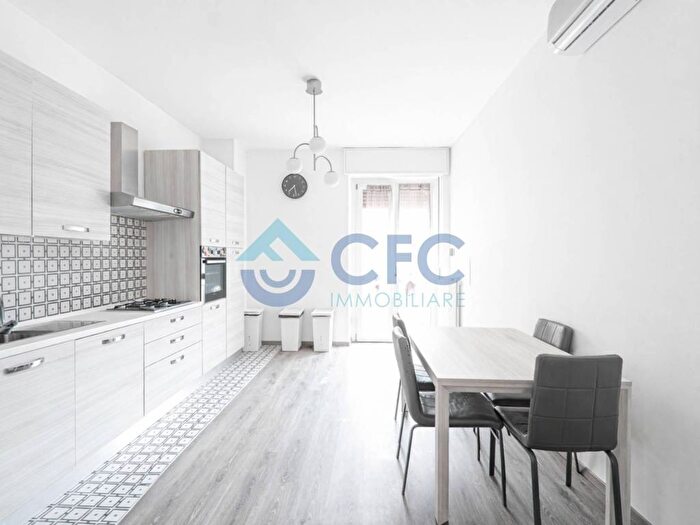 Appartamento trilocale in affitto in Via Flumendosa, Crescenzago, Milano