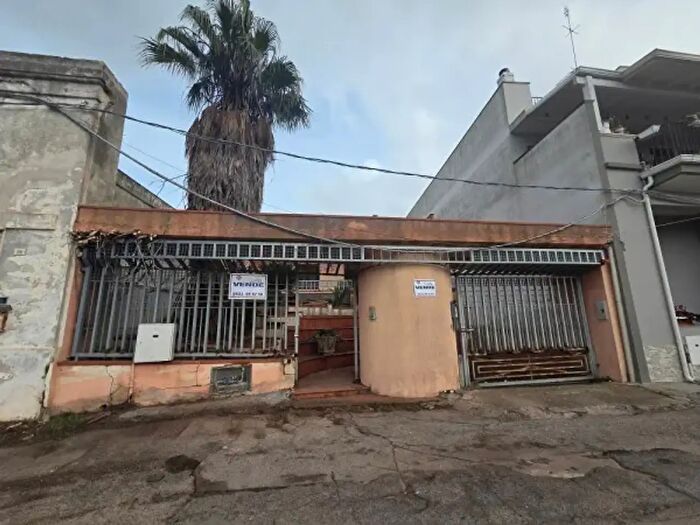 Casa con 6 locali in vendita in Via Nizza, Parabita