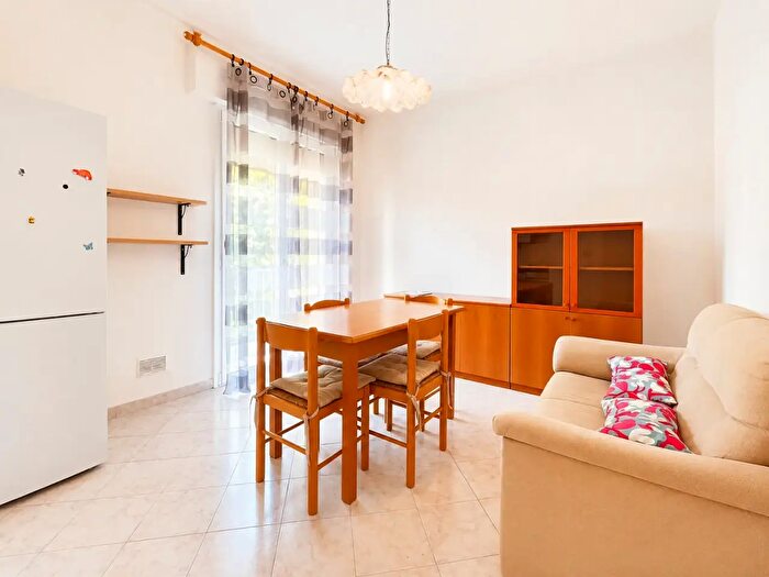 Appartamento trilocale in vendita in Via Pietro Giannone, Bologna