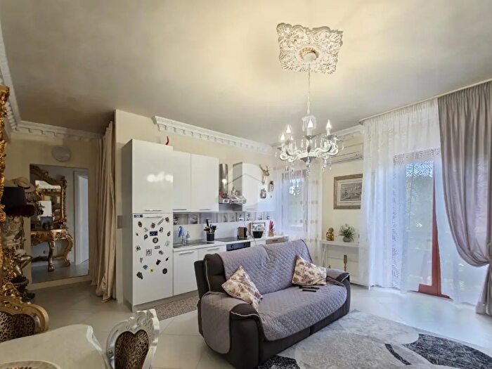 Appartamento con 6 locali in vendita in Viale Giuseppe di Vittorio, Manfredonia