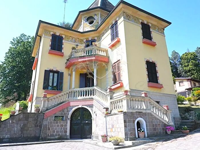 Casa con 6 locali in vendita in Via Collada, San Colombano Al Lambro