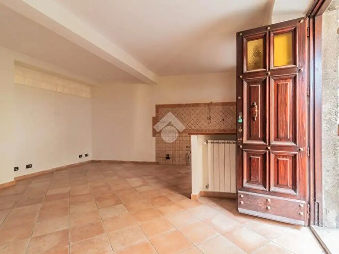 Appartamento bilocale in vendita in Via Roma, Bassano Romano