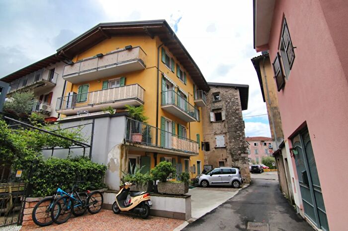 Appartamento trilocale in vendita in Via Molino, Arco