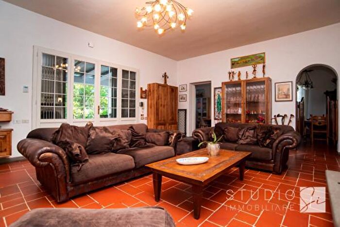 Casa con 6 locali in vendita in Via dei Musicanti, Serravalle Pistoiese