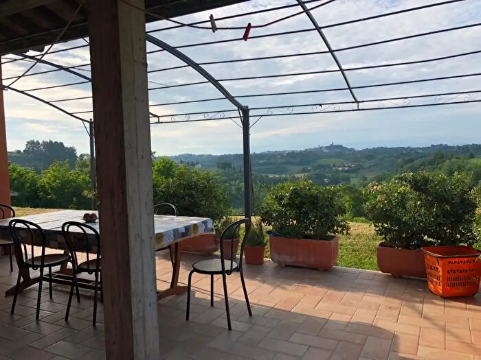 Casa con 9 locali in vendita in San Miniato