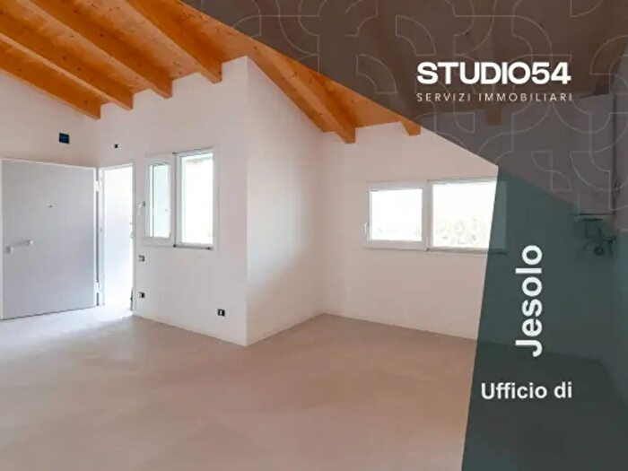 Appartamento trilocale in vendita in Via degli Aceri, Eraclea