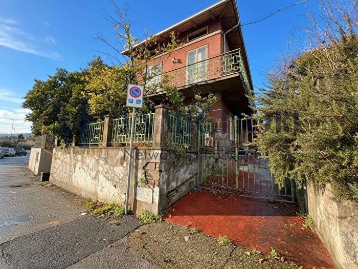 Casa con 5 locali in vendita in Via Fornecelle, Montemurlo