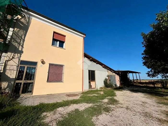 Casa quadrilocale in vendita in Via Sauro Babini, Ravenna