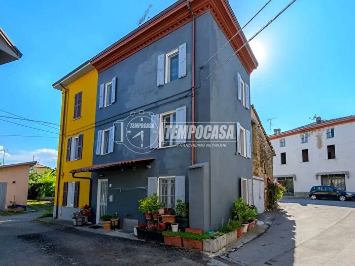 Appartamento trilocale in vendita in Borgo Ferdinando Ferrari Felegara, Medesano