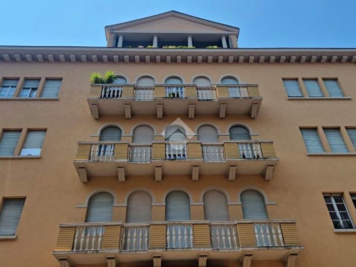 Appartamento trilocale in affitto in Via Sommacampagna, Gran Madre Crimea, Torino
