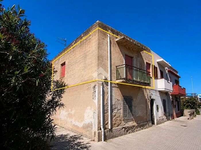 Casa trilocale in vendita in Via Stanis Dessy, Porto Torres