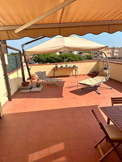 Appartamento con 8 locali in vendita in Campiglia Marittima