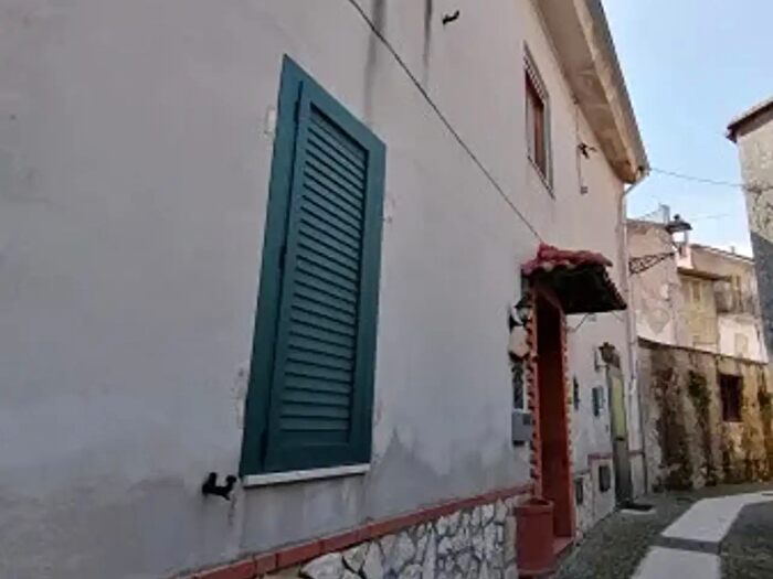 Casa trilocale in vendita in Via Gaetano Cherubino, Giffoni Valle Piana