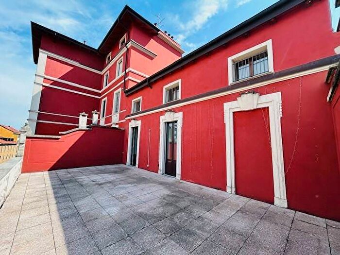 Appartamento bilocale in affitto in Via Spartaco, Cadore, Milano