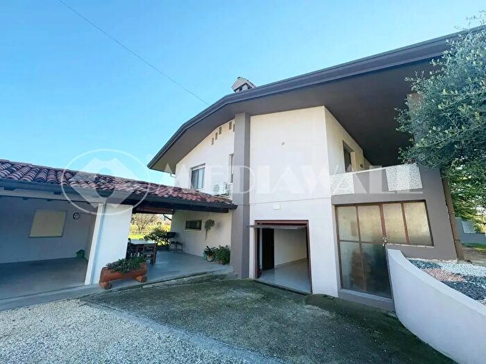Casa con 7 locali in vendita in Via Visinale Centro, Pasiano Di Pordenone