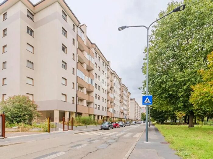 Appartamento quadrilocale in vendita in Via Raffaello Giolli, Milano