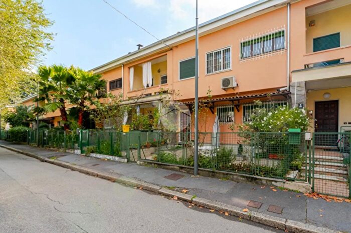 Casa con 5 locali in vendita in Via Giuseppe Terragni, Milano