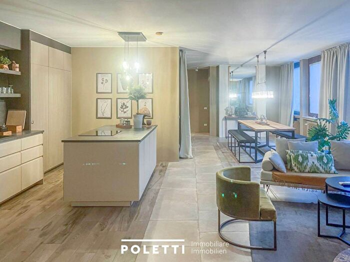 Appartamento trilocale in affitto in Via Roma, Centro, Merano