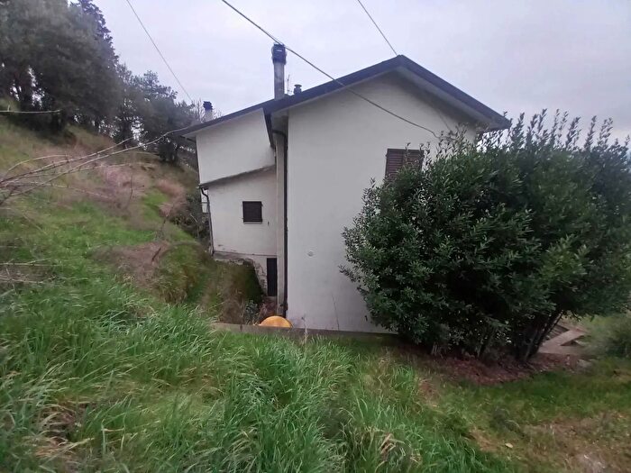 Casa con 6 locali in vendita in Via XXIV Maggio, Novafeltria