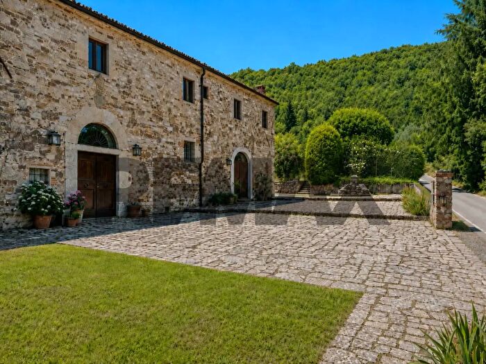 Appartamento con 10 locali in vendita in Via di Valle, Fiesole