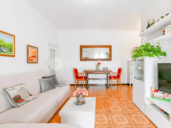 Appartamento trilocale in vendita in Viale Ungheria, Milano