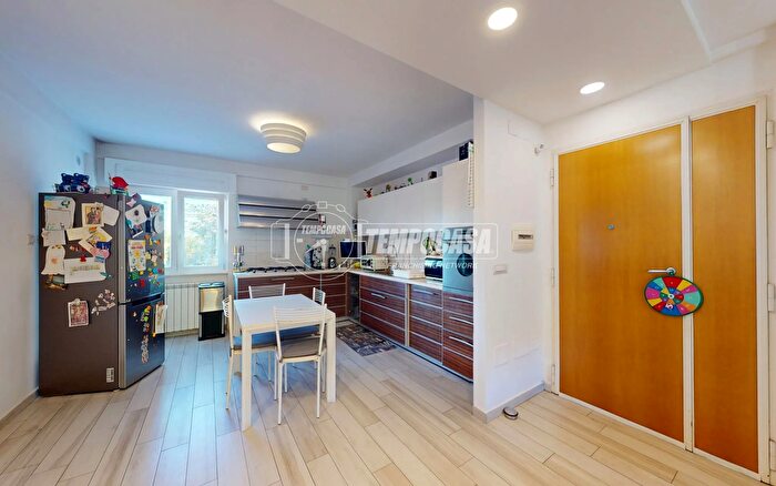 Appartamento trilocale in vendita in Via San Lorenzo, Aversa