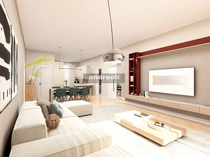 Appartamento con 9 locali in vendita in Jesi