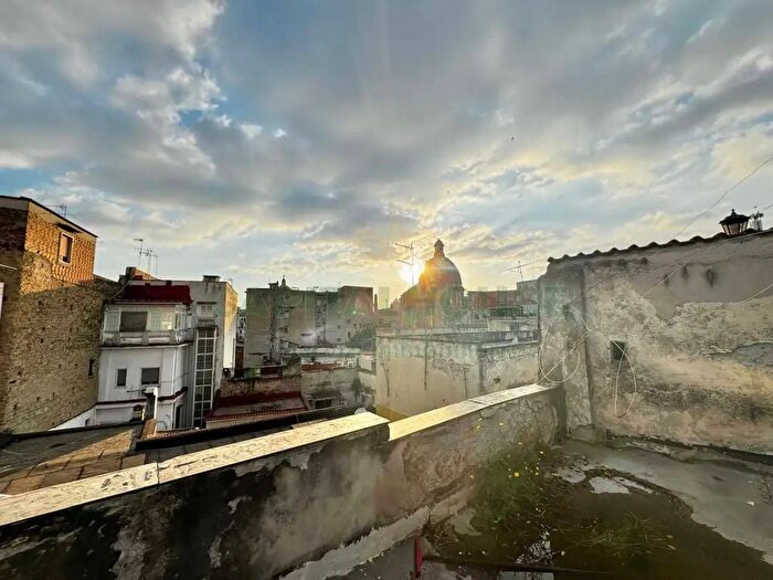 Appartamento bilocale in vendita in Vico Martiri dOtranto, Napoli