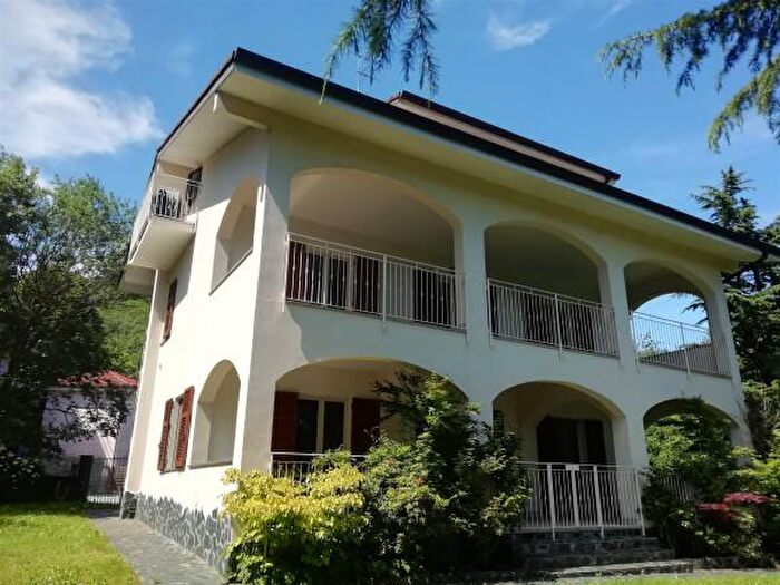 Casa con 6 locali in vendita in Varazze