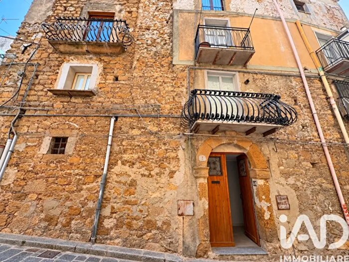 Casa con 5 locali in vendita in Via Umberto Parisi, Piazza Armerina