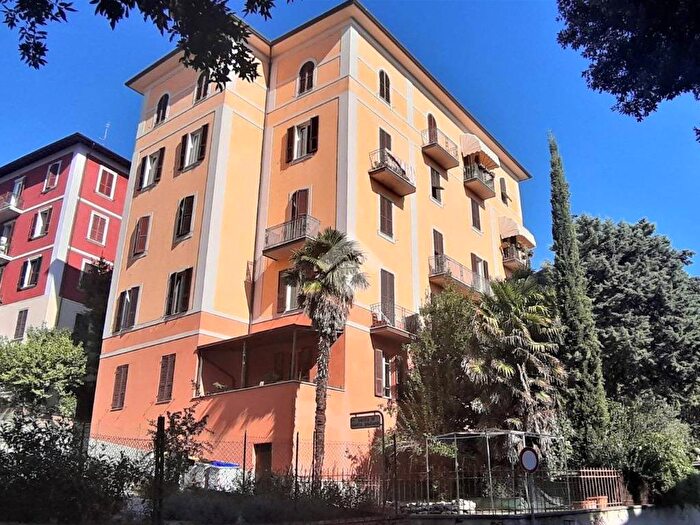 Appartamento trilocale in affitto in Via Fratelli Pellas, Centro, Perugia