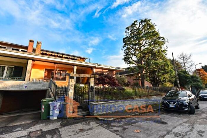 Casa con 6 locali in vendita in Via Giacomo Piovano, Cambiano