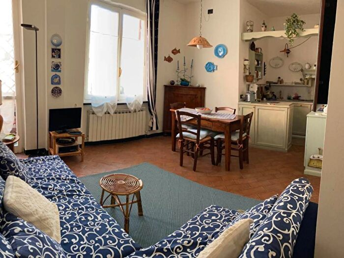 Appartamento trilocale in affitto in Via Fico, Centro, Sestri Levante