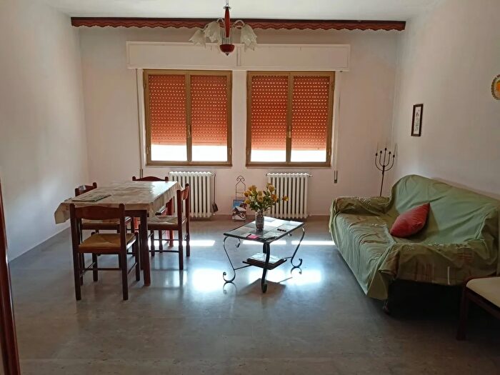 Appartamento trilocale in vendita in Archi