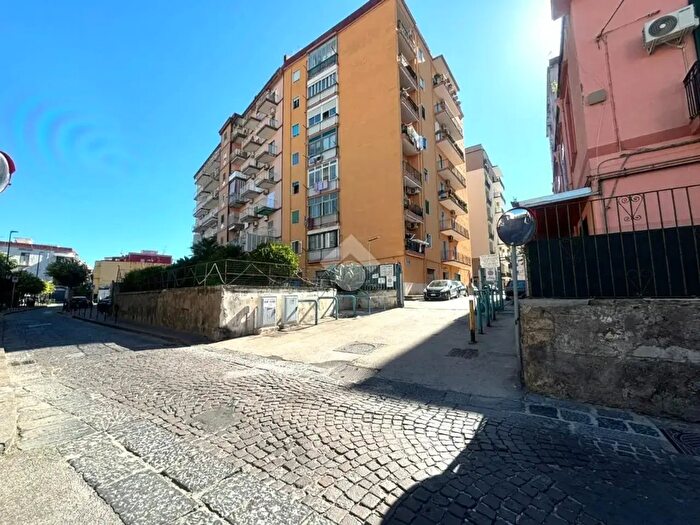 Appartamento trilocale in vendita in Traversa di Via Bernardo Quaranta, Napoli