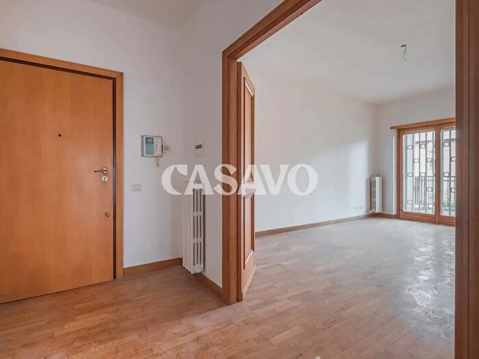 Appartamento trilocale in vendita in Via Sanzeno, Roma