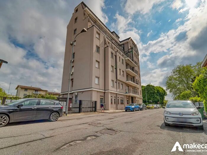 Appartamento trilocale in vendita in Viale Venezia, Lodi