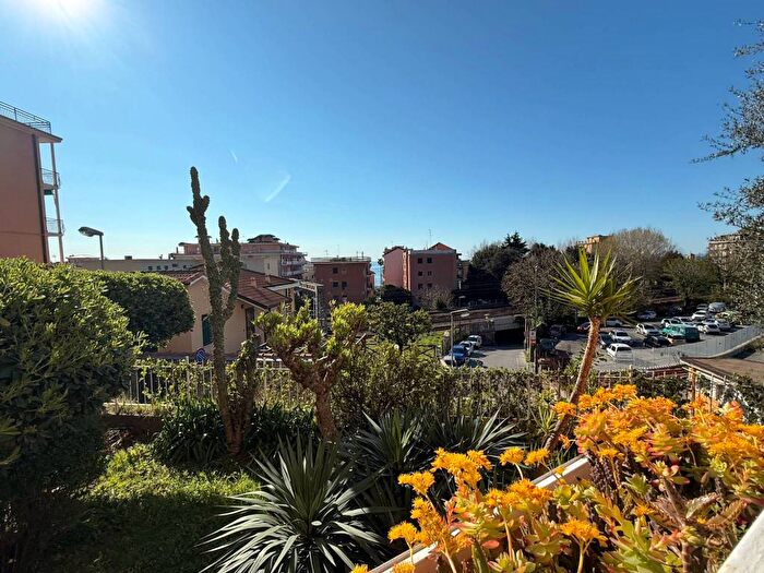 Appartamento bilocale in affitto in Via Alfredo Tennyson, Centro, Cogoleto