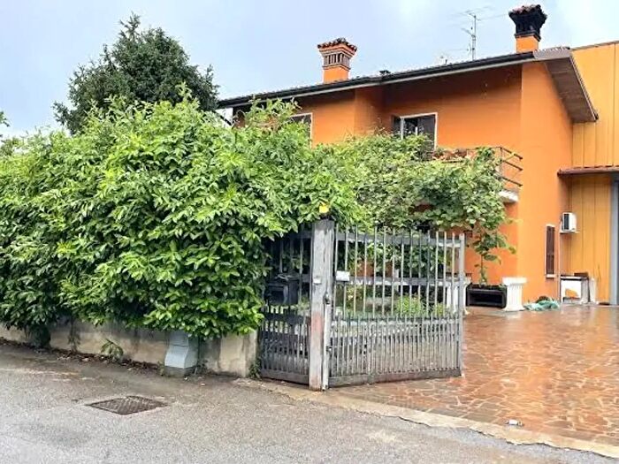 Casa con 6 locali in vendita in Via Paltana, Padova