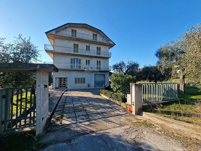 Appartamento con 5 locali in vendita in Monsampolo Del Tronto