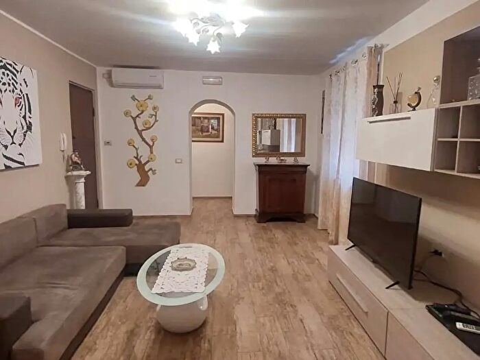 Appartamento quadrilocale in vendita in Carrara