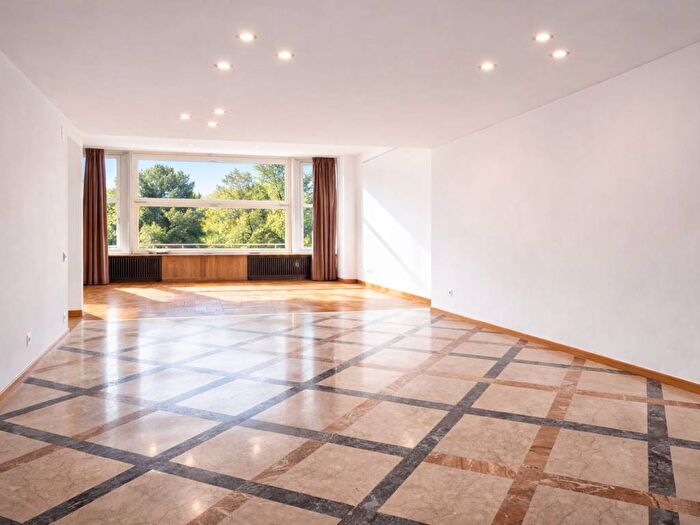 Appartamento quadrilocale in affitto in Via Daniele Manin, Porta Nuova, Milano