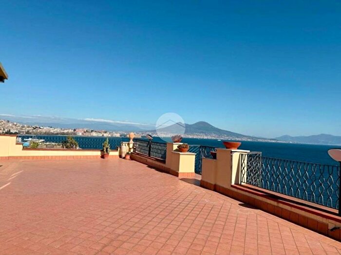 Appartamento trilocale in affitto in Via Parco Carelli, Posillipo, Napoli
