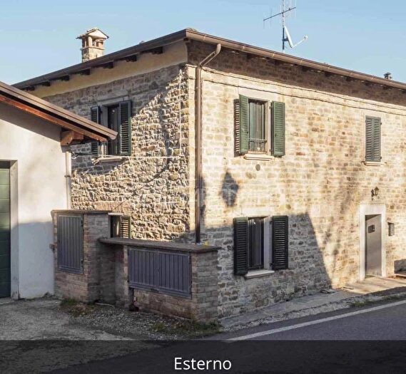 Appartamento bilocale in vendita in Via Provinciale per Lama, Montefiorino