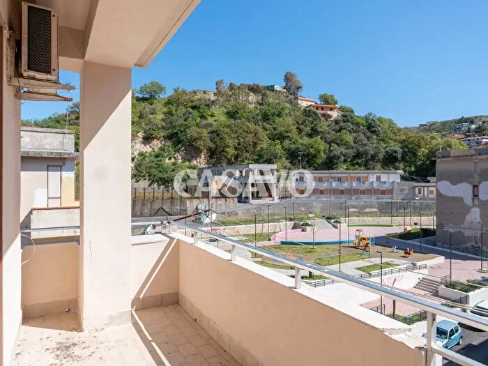 Appartamento trilocale in vendita in Via Timeo, Messina