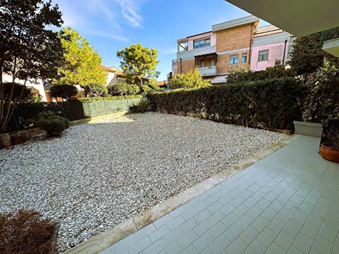 Appartamento bilocale in affitto in Torrette, Ancona