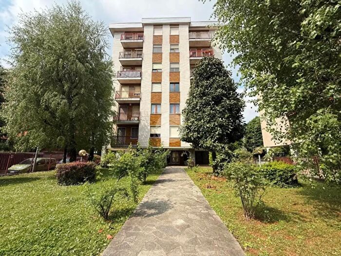 Appartamento trilocale in vendita in Via XXV Aprile, Paderno Dugnano