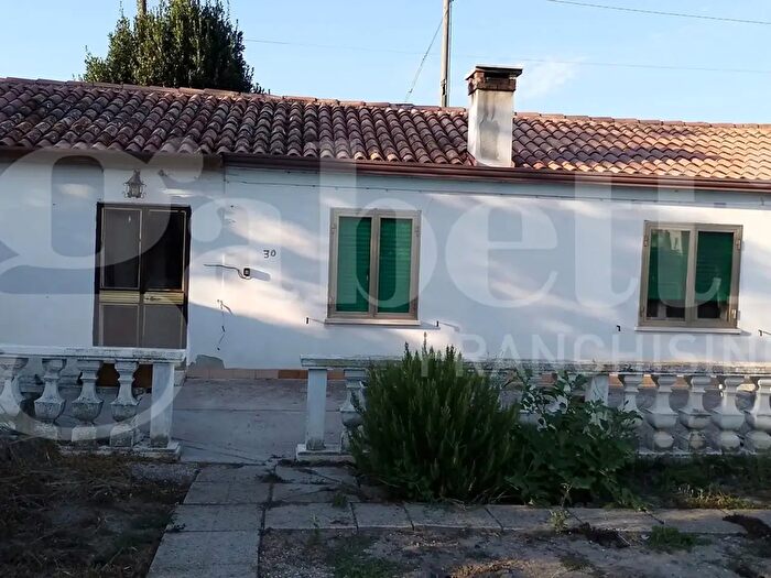 Casa trilocale in vendita in Gavello Via Matteotti, Gavello
